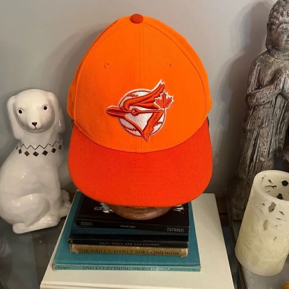 New Era Toronto Blue Jays MLB Fitted bright orange hat.  Size 7 1/2
